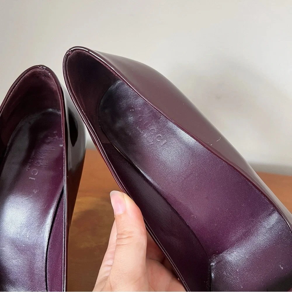GUCCI • Tile Platform Pumps stiletto heels square toe burgundy patent leather
